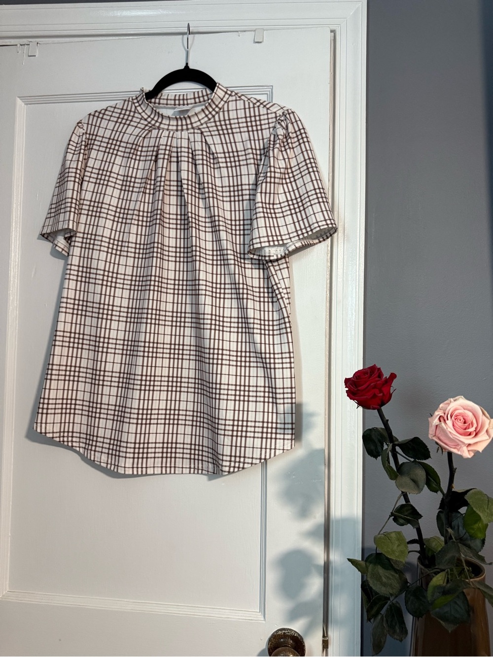 Women's Cream Plaid Short-Sleeve Blouse